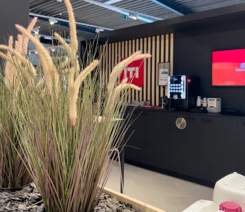 Vue sur notre coffee corner Trimetal Proshop Tournai