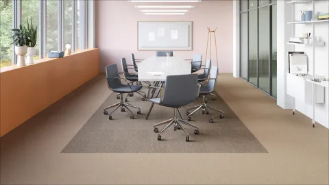 Salle de réunion professionnel avec dalles moquette Desso