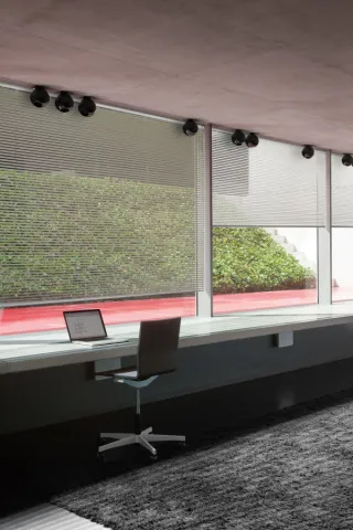Bureau professionnel avec stores rouleaux Copahome