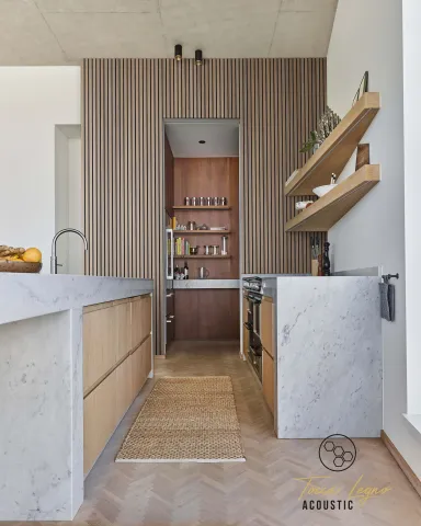 Tocca Legno Walnut Invisible dans une cuisine